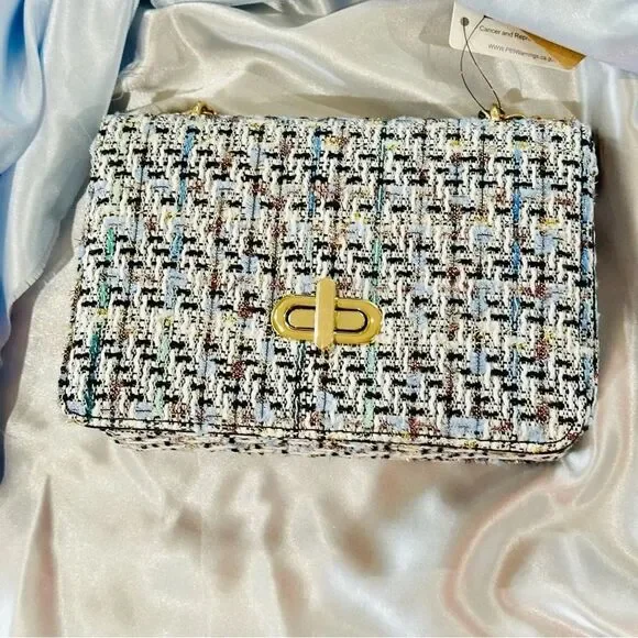 Chic Tweed Shoulder Bag with Gold Chain - Picture 10 of 12